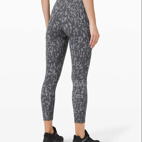 Lululemon Wunder Train High-Rise Tight 25" Size 6 - Picture 2 of 9